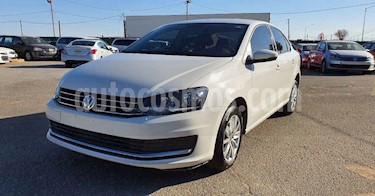 Volkswagen Jetta 4p Comfortline L4/1.4/T Aut usado (2019) color Blanco precio $169,900