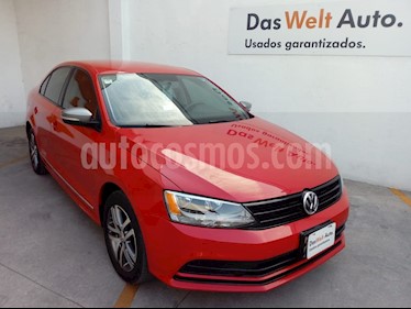 foto Volkswagen Jetta Live Tiptronic usado (2016) color Rojo Tornado precio $185,000