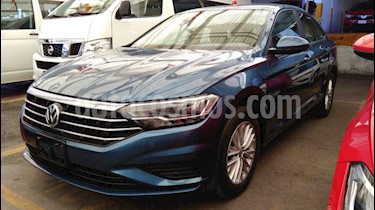 foto Volkswagen Jetta Comfortline Tiptronic usado (2019) color Azul precio $258,900