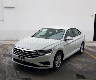 foto Volkswagen Jetta Comfortline Tiptronic usado (2019) color Blanco precio $325,000