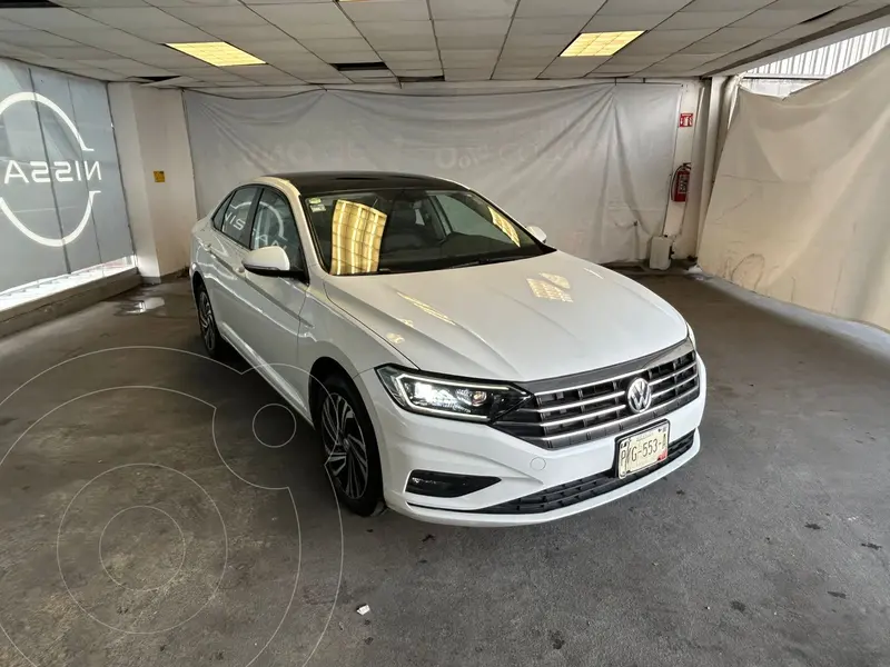 Foto Volkswagen Jetta Highline Tiptronic usado (2019) color Blanco precio $335,000
