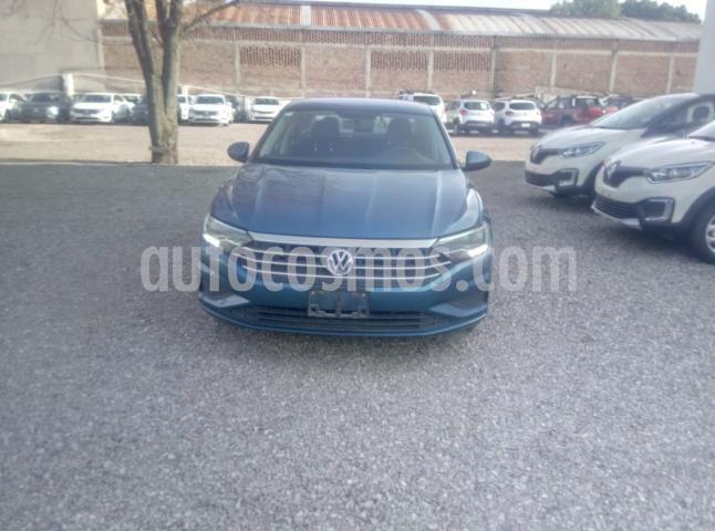 Foto Volkswagen Jetta 4P CONFORTLINE L4/1.4/T AUT usado (2019) color Azul precio $290,000