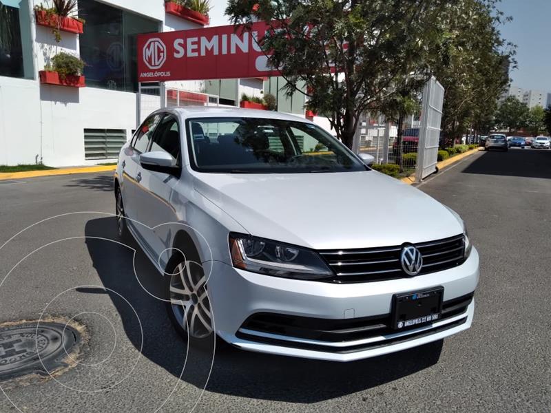 Foto Volkswagen Jetta Trendline 2.0 Aut usado (2017) color Blanco Candy precio $225,000