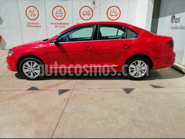 Volkswagen Jetta 4p Comfortline L5/2.5 Aut usado (2018) color Rojo precio $265,000