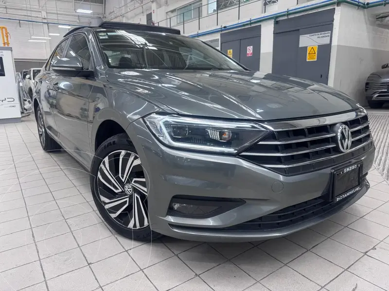 Foto Volkswagen Jetta Highline Tiptronic usado (2019) color Verde Oscuro financiado en mensualidades(enganche $125,358 mensualidades desde $5,385)