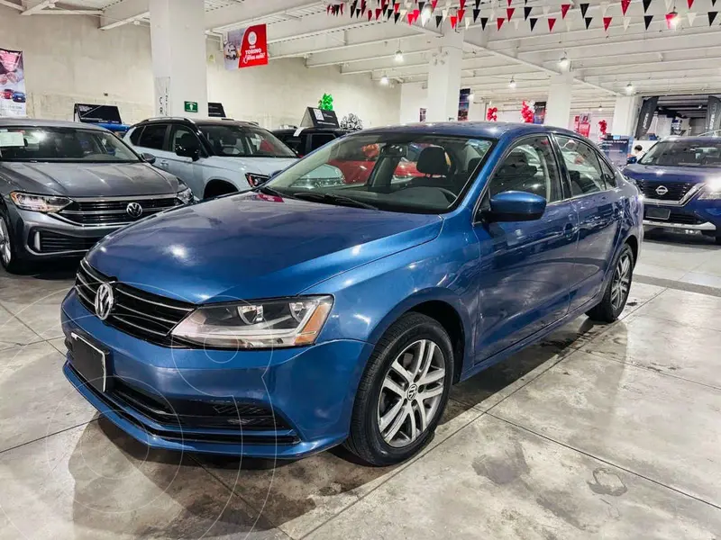 Foto Volkswagen Jetta Trendline Tiptronic usado (2018) color Azul financiado en mensualidades(enganche $70,850 mensualidades desde $5,420)