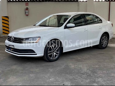foto Volkswagen Jetta Comfortline Tiptronic usado (2018) color Blanco precio $189,900