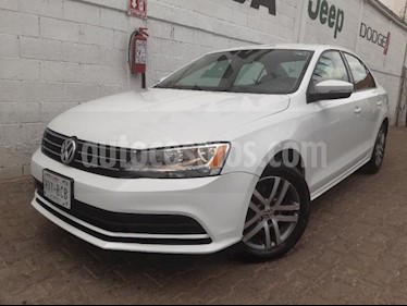 foto Volkswagen Jetta 4P TRENDLINE TM5 RA-16 usado (2016) color Blanco precio $210,000