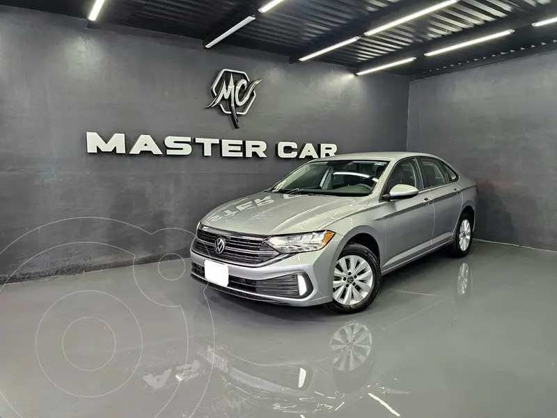 Foto Volkswagen Jetta Comfortline usado (2023) color plateado precio $399,000