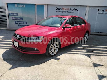 foto Volkswagen Jetta 4p Sportline L5/2.5 Aut usado (2016) color Rojo precio $230,000