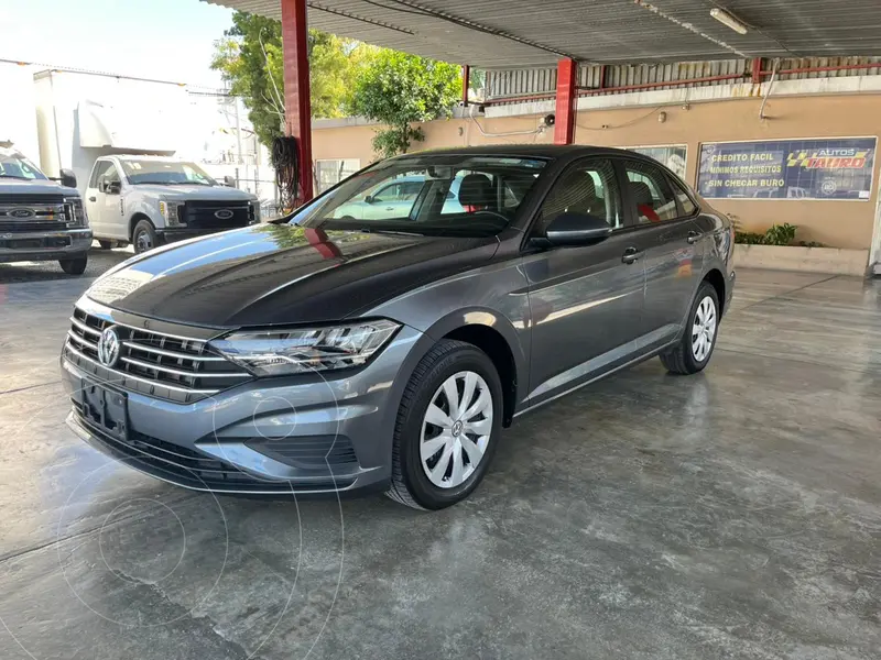 Foto Volkswagen Jetta Trendline Tiptronic usado (2019) color Gris Platino precio $278,000