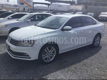 Foto Volkswagen Jetta Sportline Tiptronic usado (2017) color Blanco precio $275,000