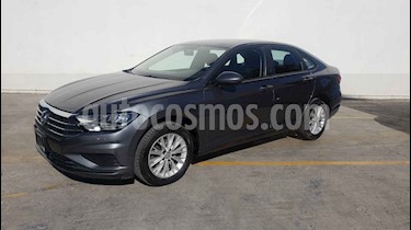 foto Volkswagen Jetta 4p Comfortline L4/1.4/T Aut usado (2019) color Gris precio $249,800