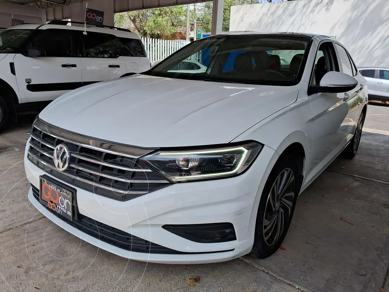 Foto Volkswagen Jetta Highline Tiptronic usado (2019) color Blanco financiado en mensualidades(enganche $88,562 mensualidades desde $6,772)