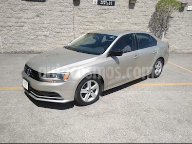 foto Volkswagen Jetta 4P TRENDLINE AT RA-16 usado (2016) color Plata precio $170,000