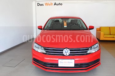 foto Volkswagen Jetta Trendline Tiptronic usado (2018) color Rojo precio $272,000