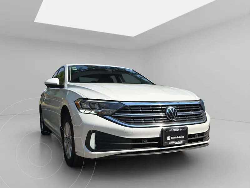 Foto Volkswagen Jetta Comfortline usado (2023) color Blanco precio $370,000