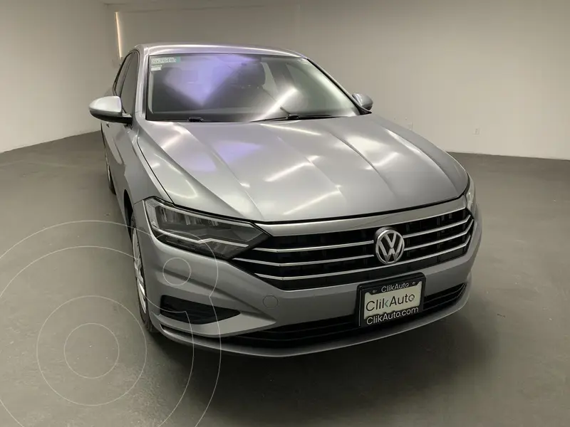 Foto Volkswagen Jetta Trendline usado (2020) color Plata financiado en mensualidades(enganche $55,000 mensualidades desde $8,500)