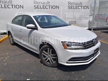Volkswagen Jetta Trendline 2.0 Aut usado (2017) color Plata precio $230,000