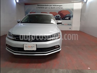 Foto Volkswagen Jetta Sportline Tiptronic usado (2017) color Plata Lunar precio $245,000