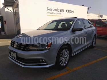 foto Volkswagen Jetta Comfortline 2.0 Aut usado (2016) color Plata precio $220,000