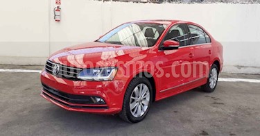 foto Volkswagen Jetta Comfortline Tiptronic usado (2018) color Rojo precio $234,900