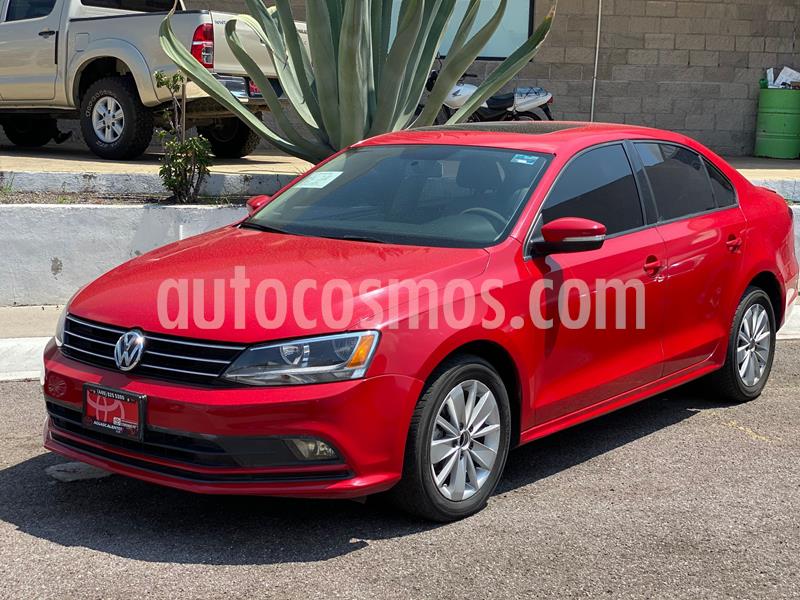 foto Volkswagen Jetta Trendline usado (2015) color Rojo precio $200,000