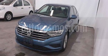 foto Volkswagen Jetta 4p Comfortline L4/1.4/T Aut usado (2019) color Azul precio $258,900