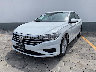 foto Volkswagen Jetta Comfortline usado (2019) color Blanco precio $299,990