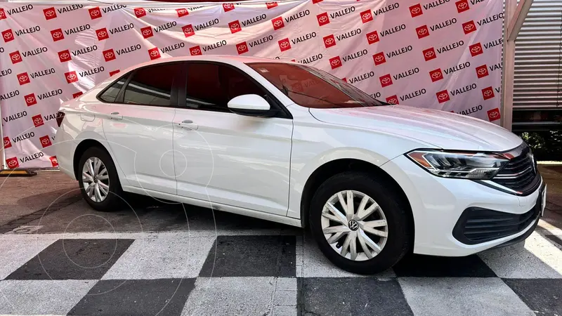 Foto Volkswagen Jetta Comfortline usado (2023) color Blanco financiado en mensualidades(enganche $148,390 mensualidades desde $6,375)