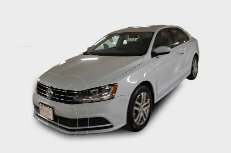 Foto Volkswagen Jetta Trendline usado (2018) color Blanco precio $238,000
