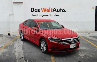 Foto Volkswagen Jetta Comfortline Tiptronic usado (2019) color Rojo precio $276,000