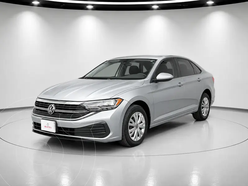 Foto Volkswagen Jetta Trendline usado (2023) color plateado precio $324,000