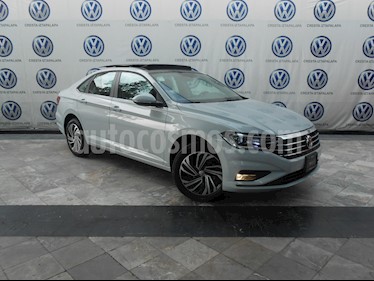 foto Volkswagen Jetta Highline Tiptronic usado (2019) color Plata precio $389,000