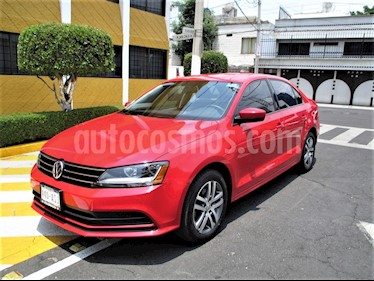 foto Volkswagen Jetta Trendline 2.0 Aut usado (2018) color Rojo Spice precio $219,900