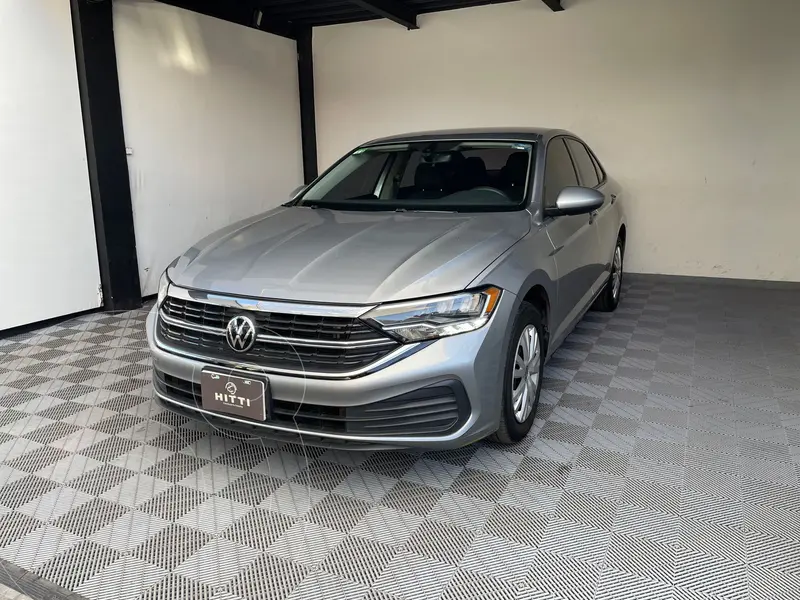 Foto Volkswagen Jetta Comfortline usado (2023) color plateado precio $368,000
