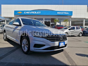 Volkswagen Jetta Comfortline Tiptronic usado (2019) color Plata precio $295,000