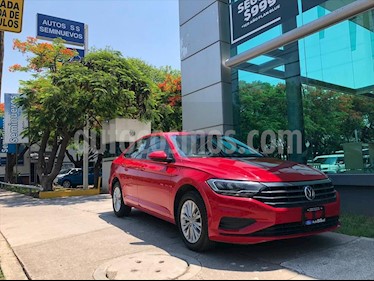 foto Volkswagen Jetta Comfortline usado (2019) color Rojo precio $269,000