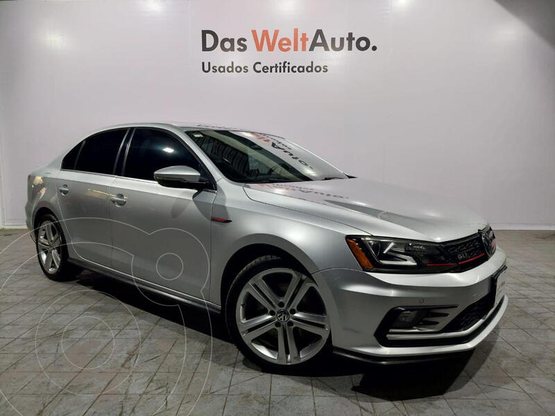 Foto Volkswagen Jetta GLI usado (2016) color Plata precio $374,000