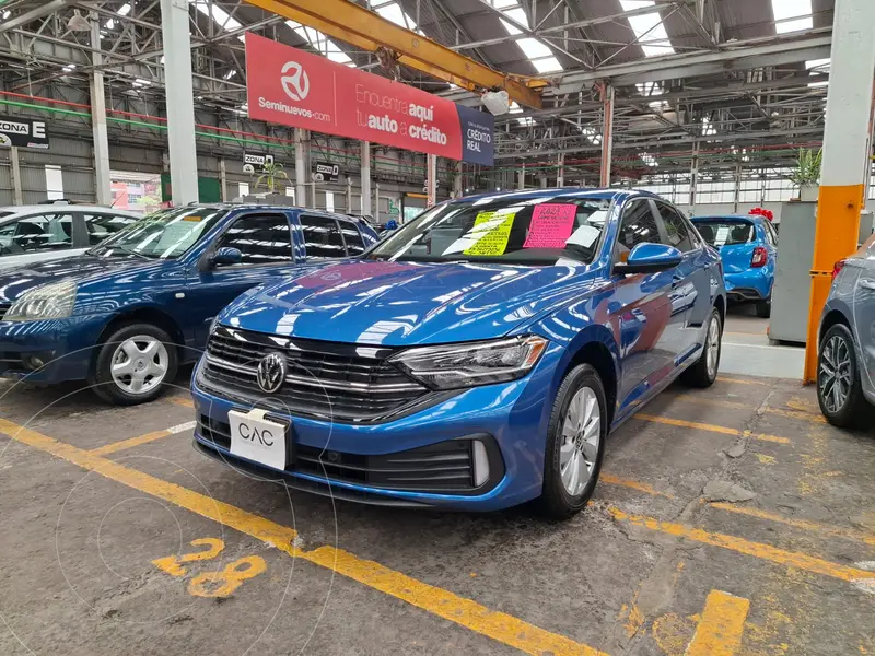 Foto Volkswagen Jetta Comfortline usado (2024) color Azul financiado en mensualidades(enganche $97,400 mensualidades desde $8,800)
