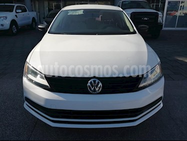 Volkswagen Jetta 4P SPORTLINE L5 2.5 AUT B/A/C usado (2015) color Blanco precio $195,000