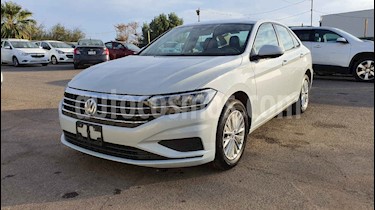 foto Volkswagen Jetta Comfortline Tiptronic usado (2019) color Plata precio $249,800