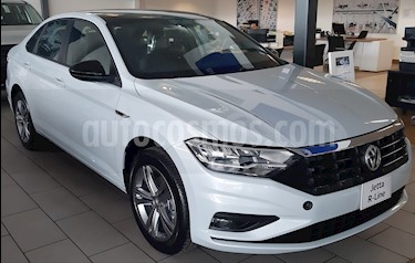 foto Volkswagen Jetta R-Line Tiptronic nuevo color Plata precio $386,990