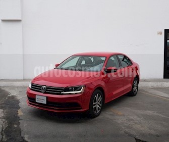foto Volkswagen Jetta Trendline Tiptronic usado (2018) color Rojo precio $305,600