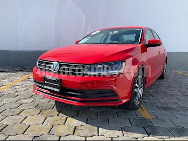 foto Volkswagen Jetta Trendline usado (2018) color Rojo Tornado precio $245,000