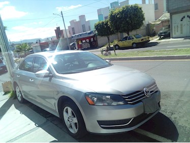 Foto Volkswagen Passat 2.0 Lujo usado (2012) color Gris Plata precio $158,000