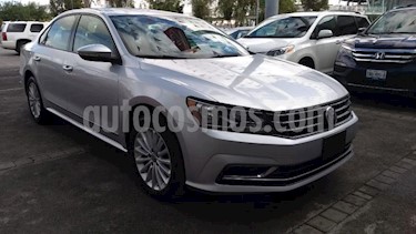 Foto Volkswagen Passat 4p Comfortline L5/2.5 Aut usado (2017) color Amarillo precio $260,000