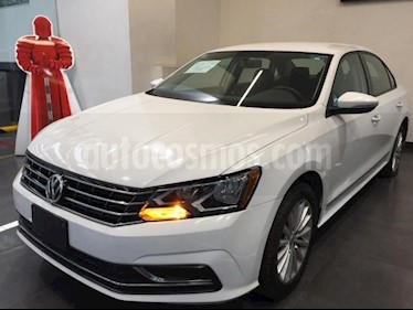 foto Volkswagen Passat 4p Comfortline L5/2.5 Aut usado (2017) color Blanco precio $229,500