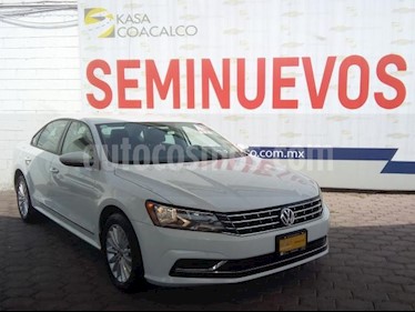 Foto Volkswagen Passat 4p Comfortline L5/2.5 Aut usado (2017) color Blanco precio $255,000