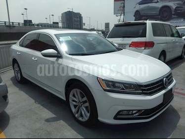 foto Volkswagen Passat 4p VR6 V6/3.6 Aut Cam/tr usado (2016) color Blanco precio $285,000